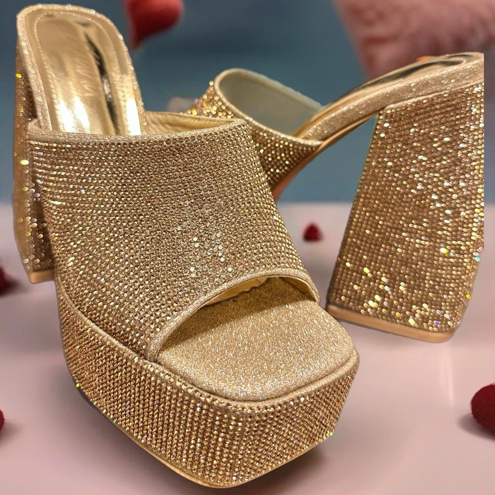 Liliana BILLION-1 Gold Rhinestone Platform Wedges • Glamour Mules • Size 8 • NWT